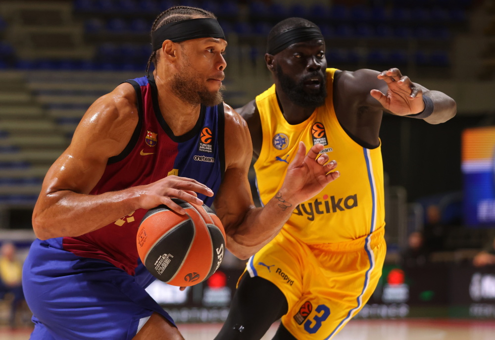 后卫前插 后卫前插