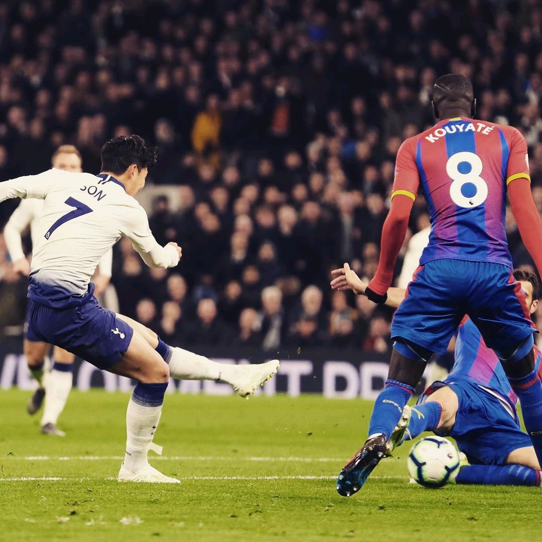 边后卫内收 边后卫内收