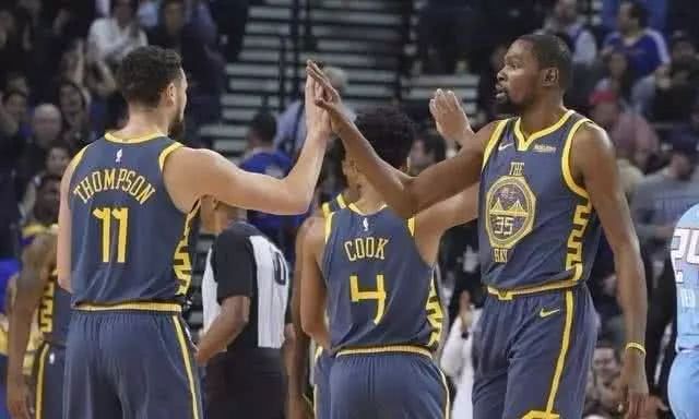 队在半转换 队在半转换